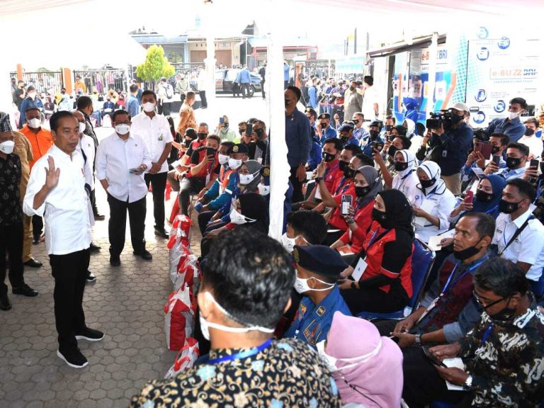 Curhat-Ke-Presiden_-Rahmat-Ingin-Jaminkan-Ijazah-untuk-Modal-dari-Bank-BUMN