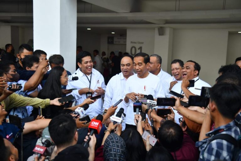 Presiden-Ingatkan-Menteri-agar-Urusan-Nyaleg-Jangan-Sampai-Ganggu-Tugas-Harian-1024x683