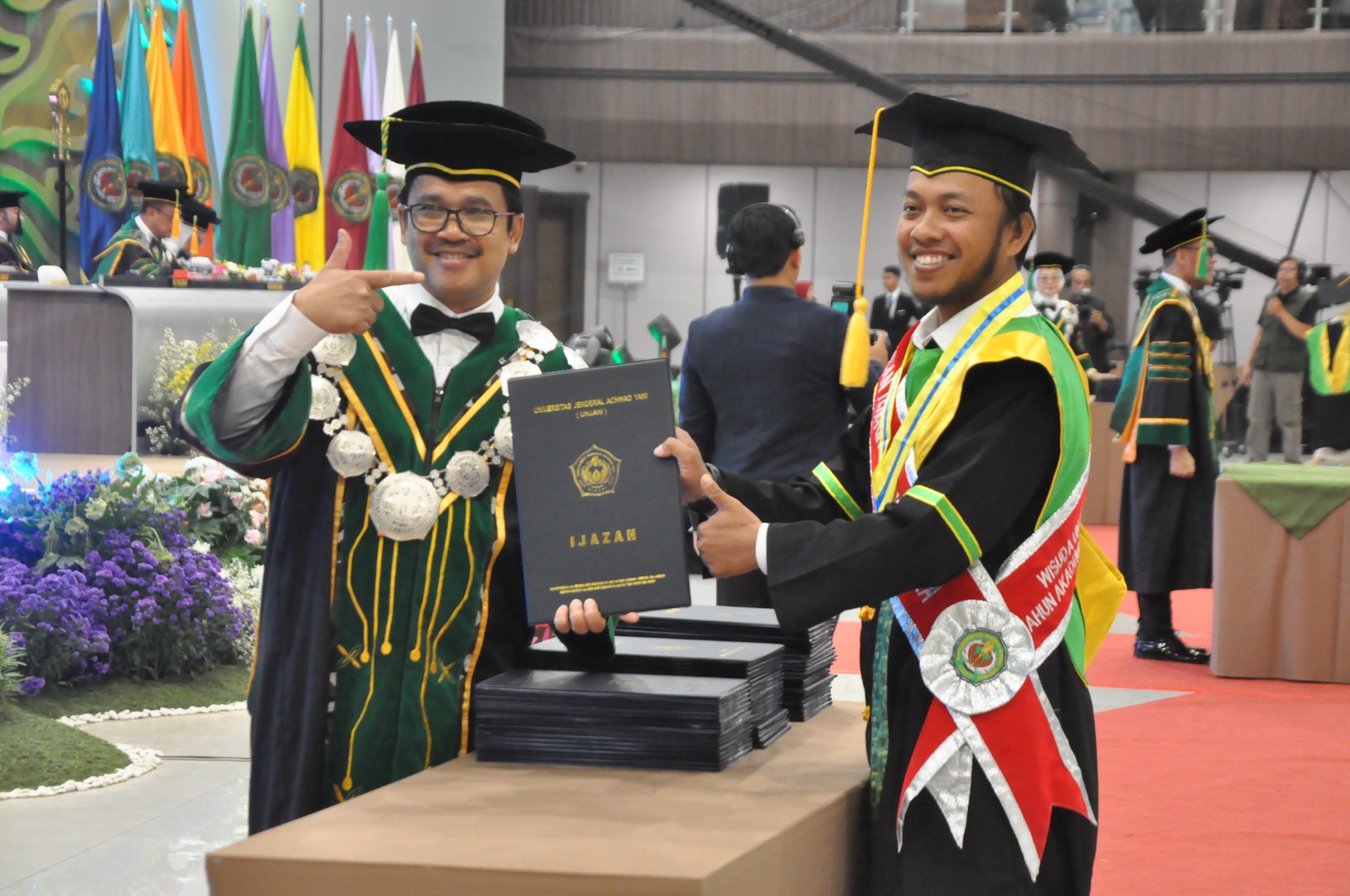 Agung Darmawan Raih Predikat Lulusan Terbaik Geomatika UNJANI